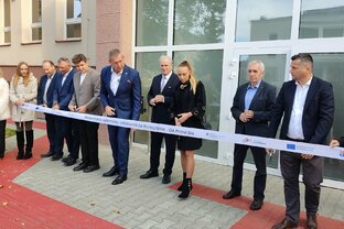 Zväčšiť fotografiu - Slávnostné otvorenie zmodernizovanej budovy oa prievidza