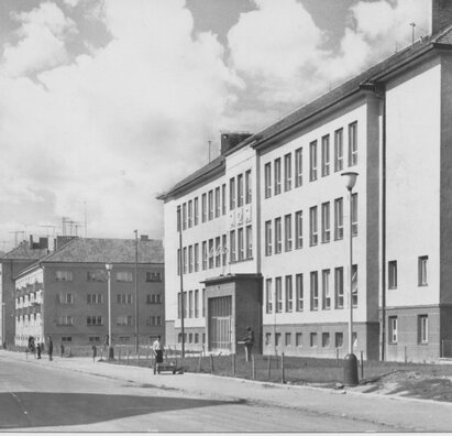 Historické snímky budovy OA